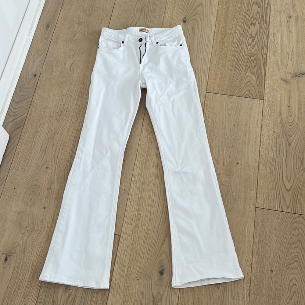 white long leg jeans 🤍